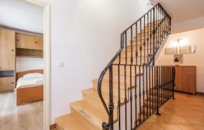 Beautiful Home in Brsec With Wifi and 3 Bedrooms - Image 3