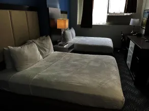 JFK Rockaways Inn - Image 4