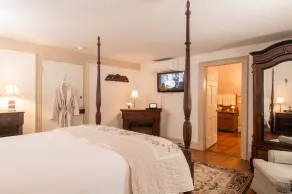 Caldwell House Bed & Breakfast - Image 5