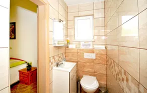 Beautiful Home in Kastel Stafilic With Wifi and 4 Bedrooms - Image 4