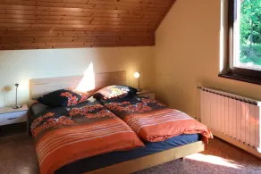House Lily - Image 3