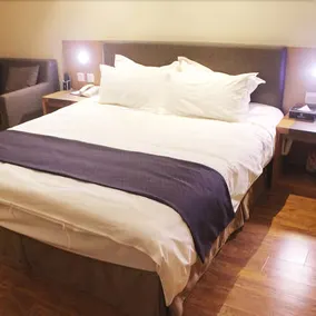 V Yeginn Hotel - Image 2