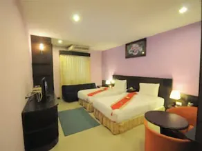 Central Place Hotel - Image 1