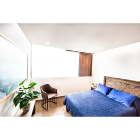 Brand New 1BDRM Private Patio Apartment! 5 Stars - Image 2