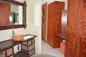 El Cazador Guest House - Image 2
