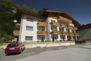 Oscar & Sons Apartments - Image 3