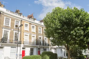 Vintage Regents Park Apartment - Image 3