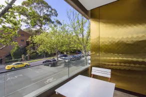 Style in the heart of Carlton - Image 5