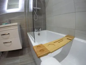 Beautiful penthouse apartment with super king bed - Image 3