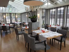 City Hotel - Image 4