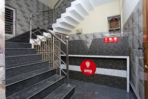 OYO 10339 SR Corporate Guest House - Image 4