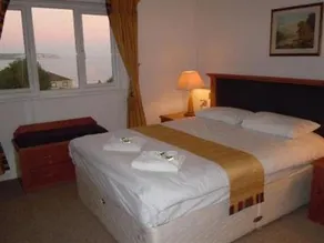 Gracellie Hotel - Image 4