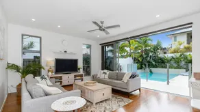 Pirie Beach House - Image 2