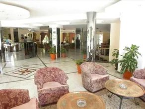 Hotel Celebrity - Image 2