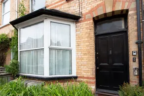 OPP Serviced Apartment Exeter city centre sleeps 4 - Image 3