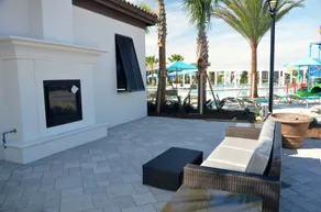 Villa adaptée aux familles avec piscine privée et jacuzzi | Vue lac - Image 3