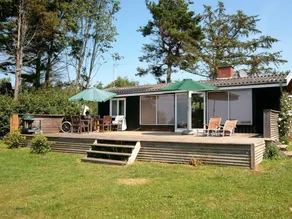 Charming Holiday Home in Frederiksværk With Terrace - Image 4