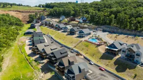 White Tail Summit - Sleeps 33 10 Bedroom Home by Redawning - Image 3