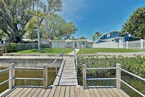 Canal-front Coastal Boat Dock & 2 Kayaks! 2 Bedroom Home - Image 5