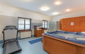 Amazing Home in Visnjan With Sauna, Wifi and 6 Bedrooms - Image 5