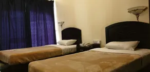 Royal Creek Hotel - Image 2