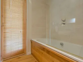 5 Lake View - Image 4