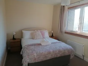 Beautiful Three Bedroom Seaside Retreat - Image 2