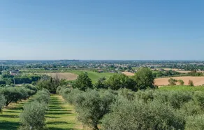 Stunning Home in Rimini -rn- With 4 Bedrooms and Wifi - Image 3