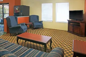 Days Inn by Wyndham El Campo TX - Image 2