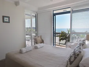 Stunning views great location Sunshine Beach! - Unit 1 Vista Pacific 12 Bryan Street - Image 4