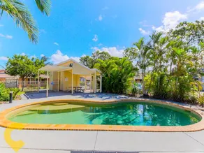 Gold Coast Theme Park Family Villa - Image 2