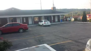 Budget Inn - Image 3