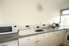 22E Medmerry Park 2 Bedroom Chalet Near Coast - No Manual Workers Allowed - Image 3