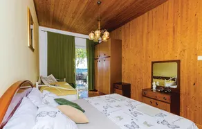 Awesome Home in Drvenik With Wifi and 5 Bedrooms - Image 5