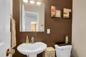 Beautiful 3BR Suburban House - Image 5