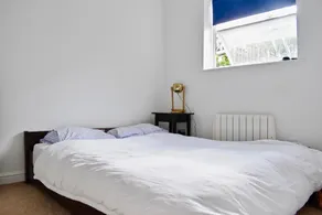 Modern Flat in Chalk Farm - Image 2