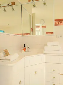 Annie Roe's Luxury Bed & Breakfast - Image 3