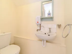 Corner Cottage - Image 5