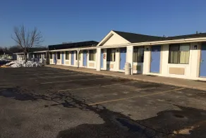 Travelodge by Wyndham Benton Harbor MI - Image 4