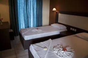 Dollas Hotel - Image 4