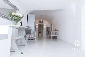 Pearl on the Cliff Hotel & Suites - Image 3