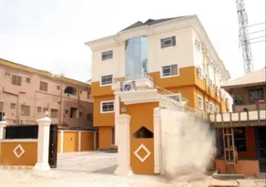X Garden Hotel & Suites - Image 3