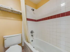 Travelers Inn Midwest City - Image 2