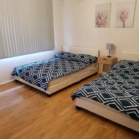 CAMPBELLTOWN HOLIDAY HOME 3 BED + FREE PARKING NCA039 - Image 4