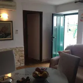 Holiday Home Old House - Image 4