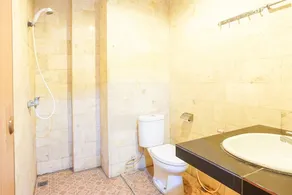Lucky Inn Hotel - Image 5