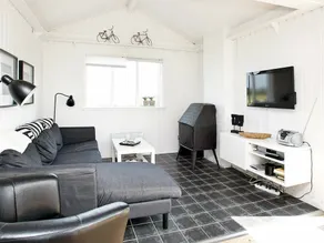 Modern Holiday Home in Løkken With Panoramic Views - Image 5