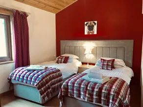 Mountain Ash Lodge - Image 2