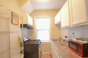 Lovely 3 bedroom apartment V - Image 2