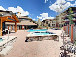3br W/ Pool & Spa, Walk To Gondola 3 Bedroom Condo - Image 4